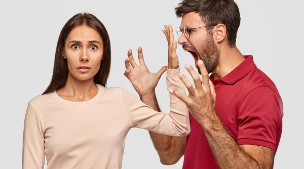 Divorțul la notar. Cât costă și ce acte sunt necesare