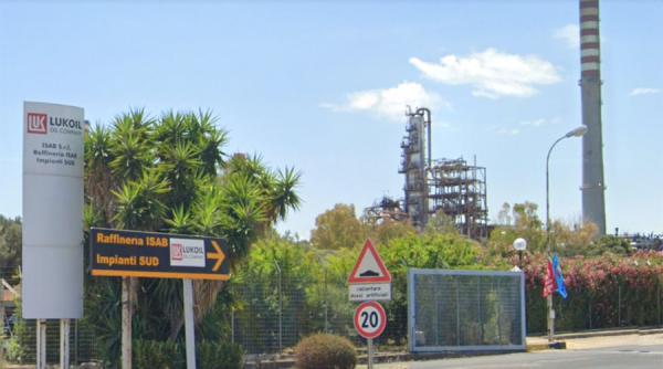 Rafinăria Lukoil din Italia nu va fi naționalizată