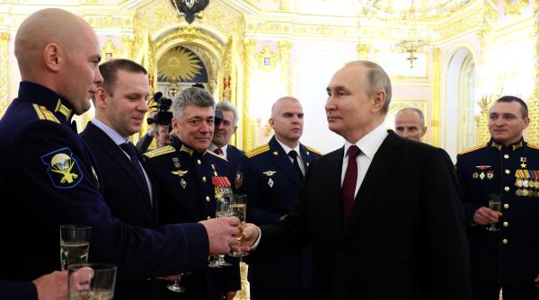Bloomberg. Putin spune că Rusia ar putea adăuga atacul nuclear la strategia militară