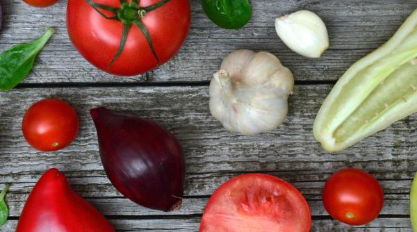 Asigurări oficiale: Săptămâna viitoare, fermierii vor primi banii pentru calamităţi şi pentru programele de tomate şi usturoi