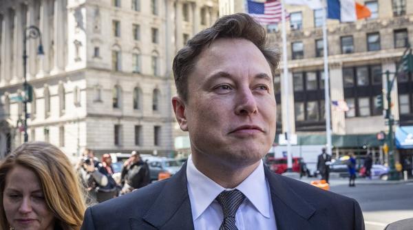 Utilizatorii Twitter l-au "dat afară" pe Elon Musk