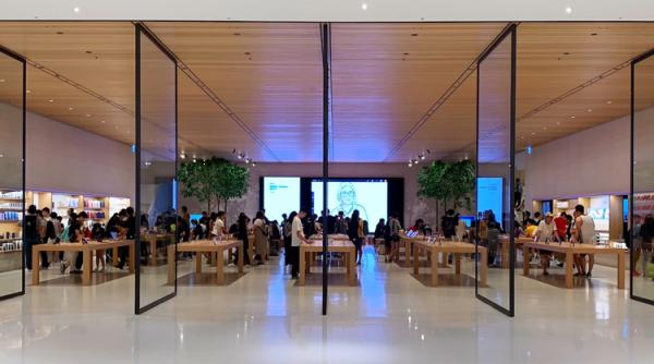 Investitorii Apple, răsplătiți cu 454 de miliarde de dolari dar sfârșitul anului aduce o serie de provocări