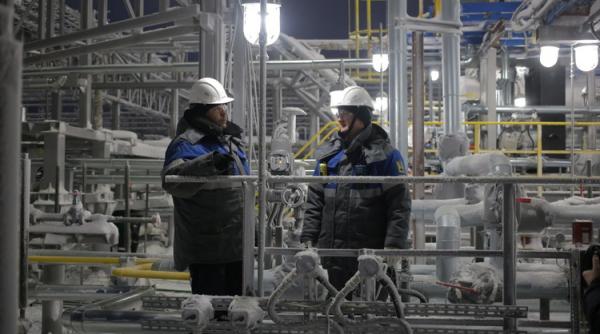 Rusia spune că reduce producția de petrol ca răspuns la plafonarea prețurilor