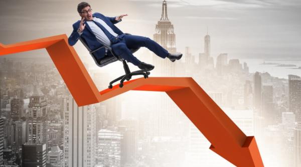 Davos, sondaj WEF: O recesiune globală este posibilă în 2023