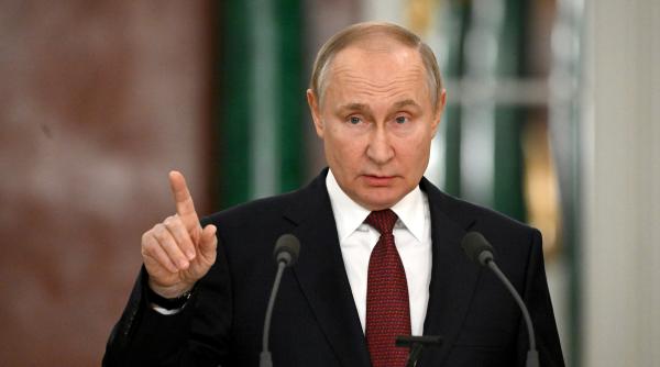 Vladimir Putin spune că economia rusă a înregistrat o performanţă peste aşteptări în 2022, cu o contracţie de 2,5%