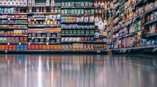 INS: Comerţul din România, creştere puternică a cifrei de afaceri