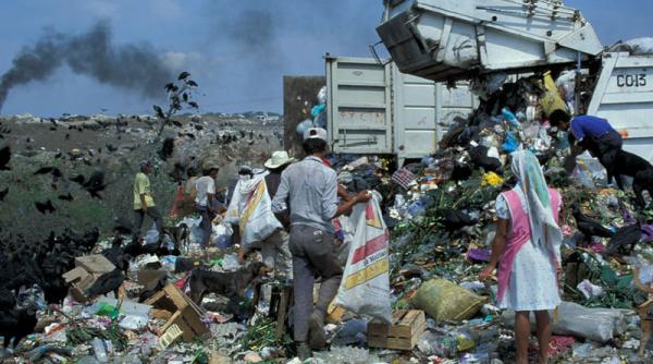 CE cere României și altor 13 state reducerea poluării