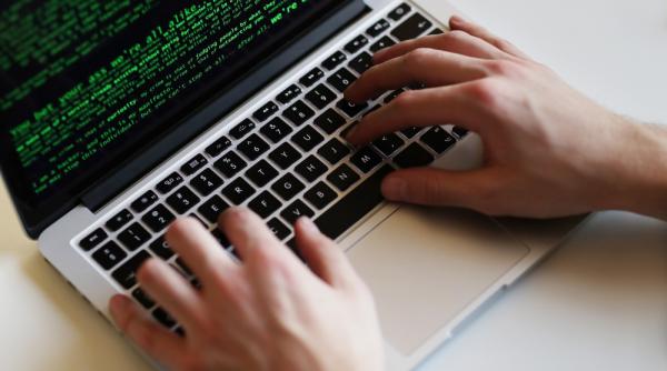 Românii vor fi notificaţi atunci când statul le va accesa datele personale din cloudul guvernamental