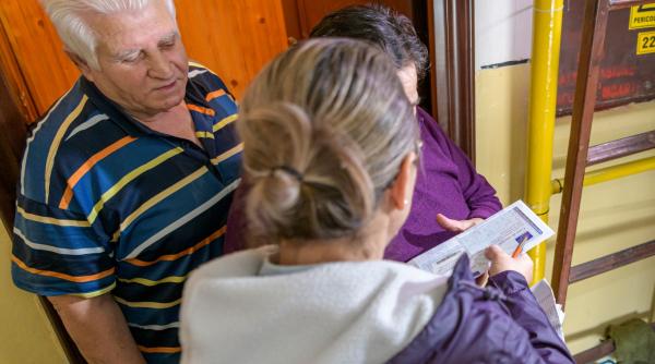 Card energie. Poștașii trebuie să ajungă la 362.000 de locuinţe