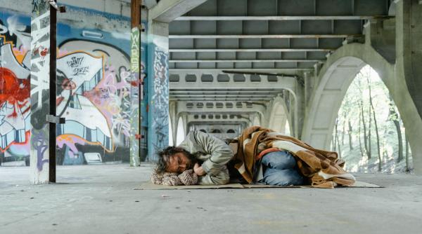 Românii au ajuns cei mai săraci din UE. Negrescu, revoltat: E un procent fără precedent la nivel european