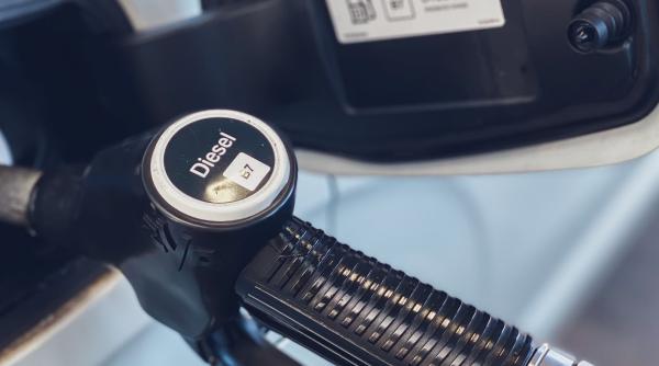 Țările UE au convenit plafonarea prețurilor la motorina rusească