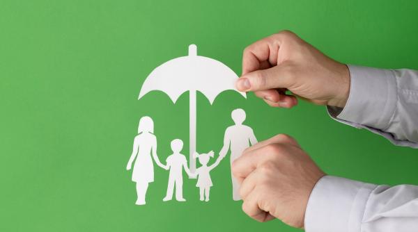 Asigurarea ca ”umbrelă de protecție”. Daniel Apostol (ASF): ”Un sprijin financiar în vremuri dificile”