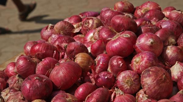 Țara unde ceapa a devenit mai scumpă decât carnea