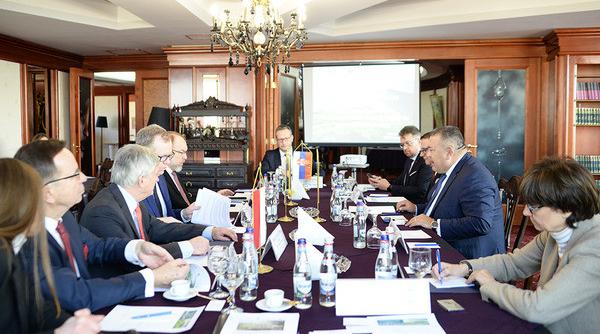 Camerele de comerț europene analizează la București strategia de dezvoltare a Regiunii Carpatice