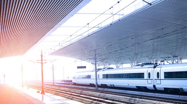 Franţa: 100 miliarde de euro, investite în transportul feroviar