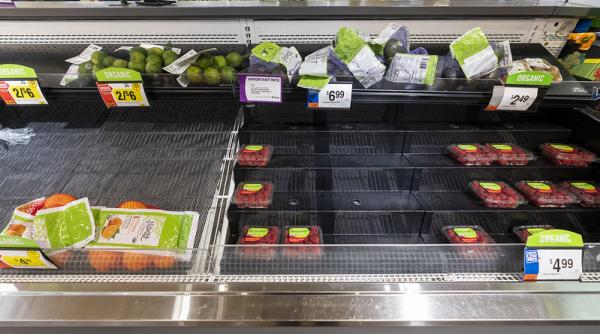 Raționalizarea alimentelor nu rezolvă criza. Britanicii mai încasează o lovitură