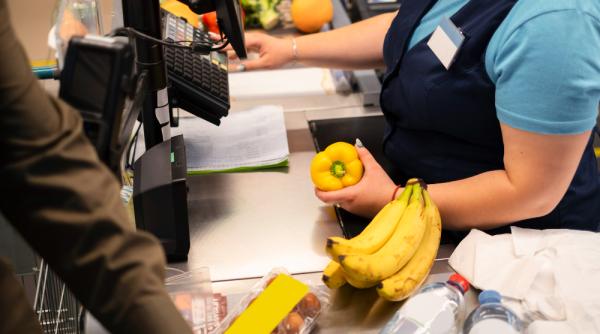 Scandalul caselor de marcat de la Auchan. Ce salarii au angajații retailerului