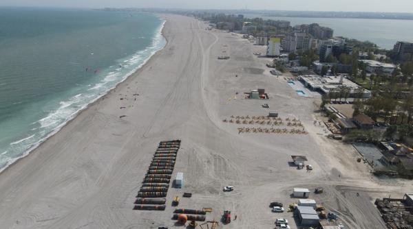 Plaja din Mamaia tot nu are PUZ. Operatorii plajelor reclamă licitațiile întârziate