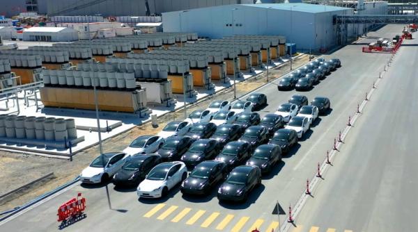 Tesla produce în Germania jumătate din obiectivul propus 