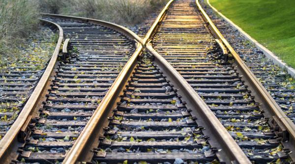 Elveția va instala panouri solare pe șinele de tren