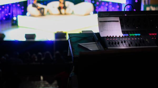 Dezbatere DC News Media Group: Reinventarea pieței, soluție la criza energetică?