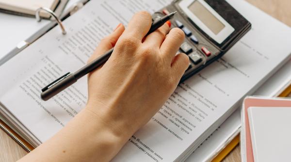 Venitul minim de incluziune - cine va primi banii. Modificări privind beneficiarii şi criteriile de acordare a ajutorului