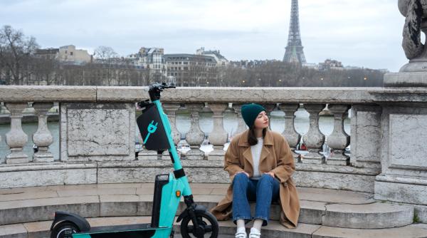 Parisul interzice închirierea trotinetelor electrice