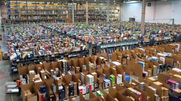 Amazon a distrus 6 milioane de produse contrafăcute