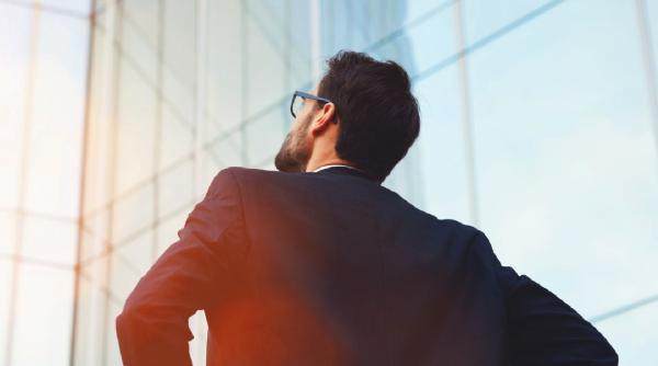 Amundi discută diverse opţiuni cu UniCredit