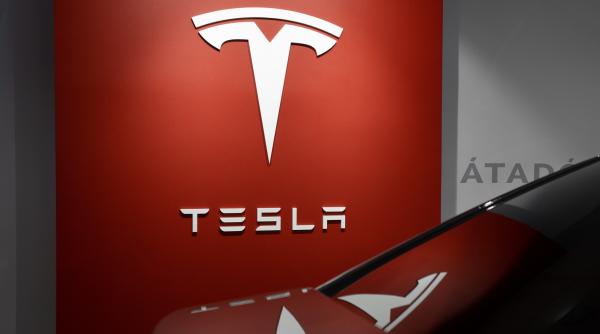 Tesla vrea să producă la Shanghai sisteme de stocare a energiei