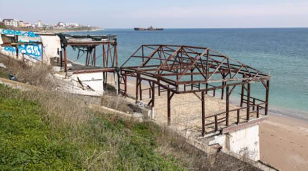 Costinești riscă să rămână fără clasificare turistică. Stațiunea arată dezastruos