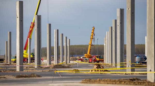 Mercedes își dublează producția din Ungaria