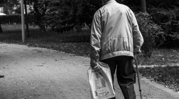 Pensia anticipată/anticipată parţială 2023. Informaţii utile: Condiţii, dosar, acte necesare, trecerea la pensia pentru limită de vârstă