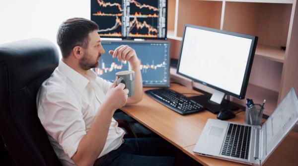 Început promițător de săptămână pentru Bursa de la București