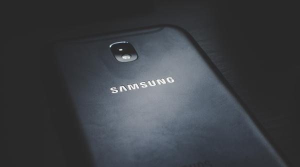 Profitul Samsung s-a prăbuşit. Compania a raportat cel mai slab profit trimestrial din ultimii 14 ani