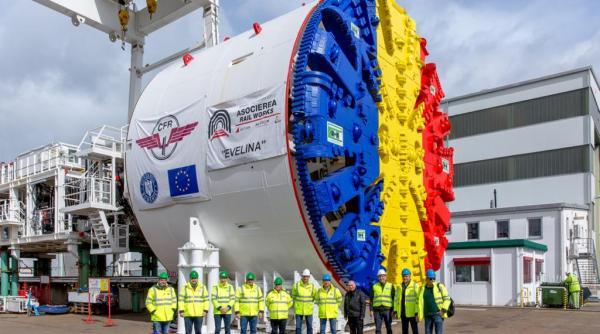 Grecii de AKTOR au pus steagul României pe TBM-urile cu care vor străpunge Carpații