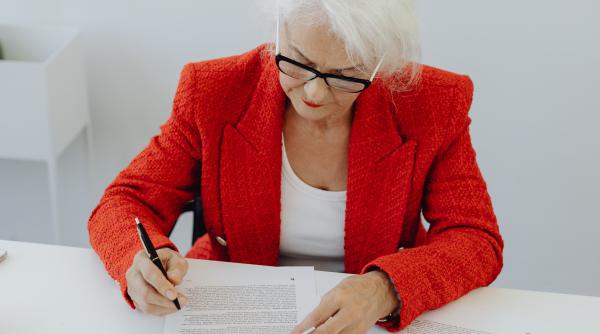 Pensia anticipată parţială. Când se depune dosarul, ce acte sunt necesare şi care sunt condiţiile de acordare. Descarcă de aici cererea