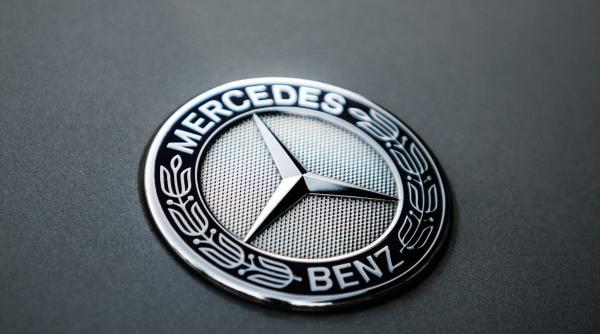 Mercedes-Benz cheamă ajutoare pentru a ține piept concurenței cu Tesla