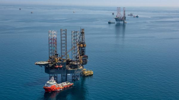 Prețul petrolului Brent a coborât sub pragul de 75 de dolari/baril