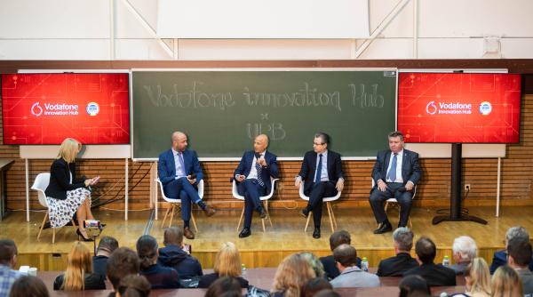 Tehnologiile viitorului, la Bucureşti. Vodafone Innovation Hub, inaugurat, joi, la Universitatea Politehnica