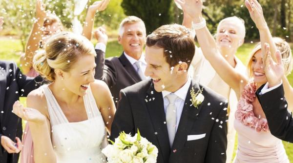 Căsătorii pe bani între românce și migranți. Comisarul-șef Nicolae Hamzu: Sumele nu sunt mici