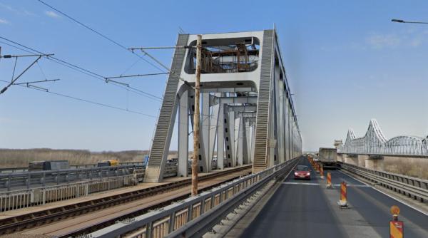 Se cere suspendarea taxei de pod de la Fetești