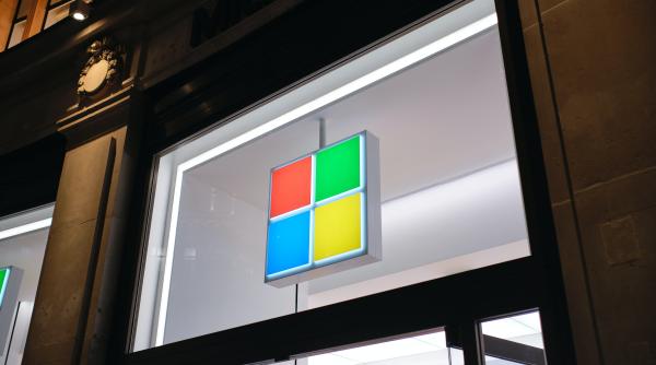 Microsoft a pariat și investit într-o tehnologie care nu există încă 
