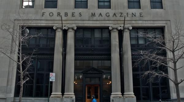 Revista „Forbes”, cumpărată de o vedetă a mașinilor conectate 