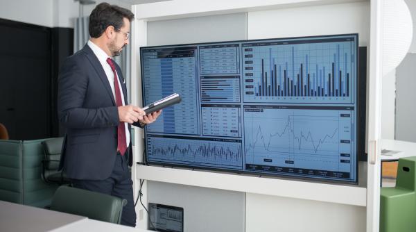 CONAF: Băncile româneşti nu finanţează suficient mediul privat de afaceri