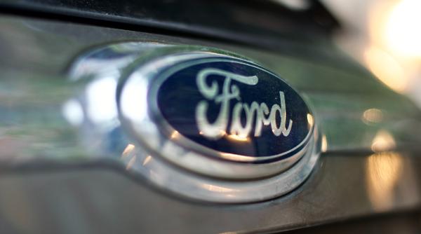 Ford s-a răzgândit și va păstra radioul AM
