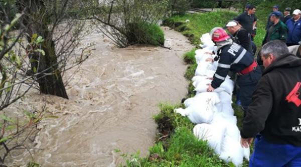 Cod galbend e inundații în 15 județe, atenționare emisă de hidrologi