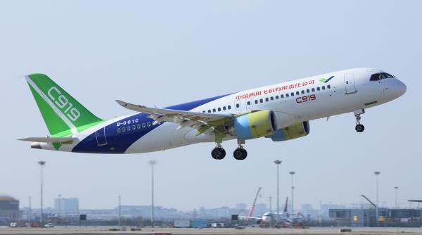 Concurentul chinez al A320 și Boeing 737Max efectuează primul zbor