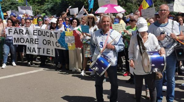 Guvernul a schimbat oferta pentru profesori