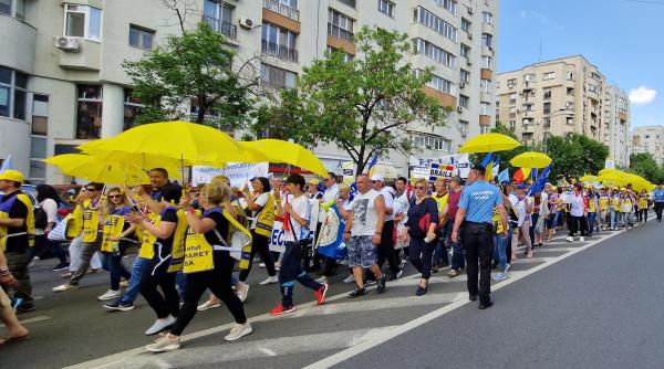 Sindicatele din Educație decid azi dacă se va continua greva